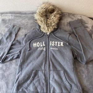 Women’s Hollister Zipper Hoodie Jacket. Size: Large